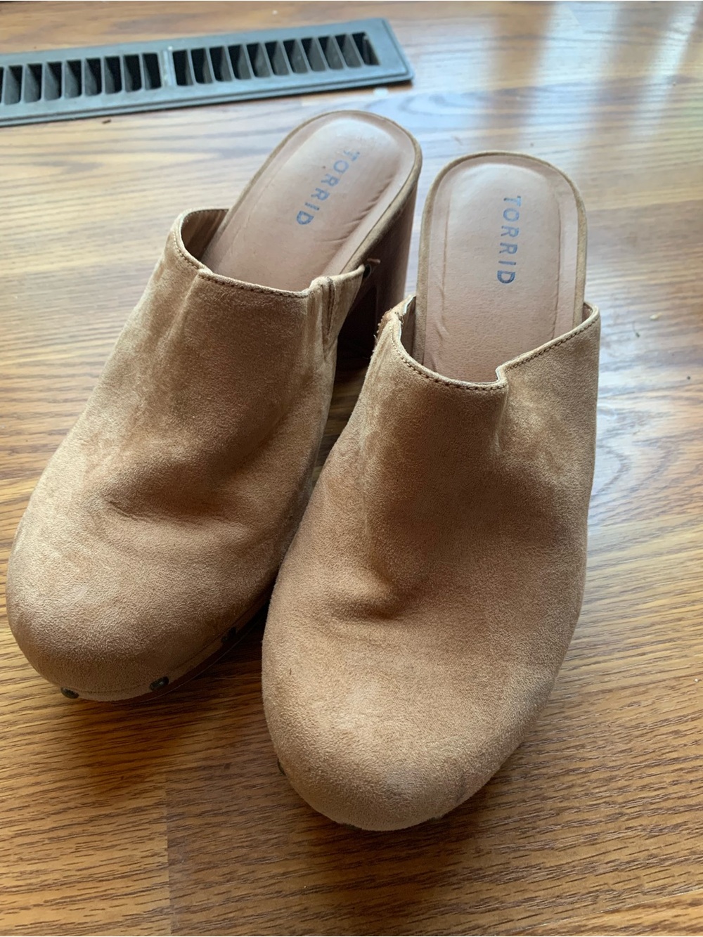 torrid Tan Suede Clog Mules Block Heel Women Size 10 Fashion Casual Shoes Heels